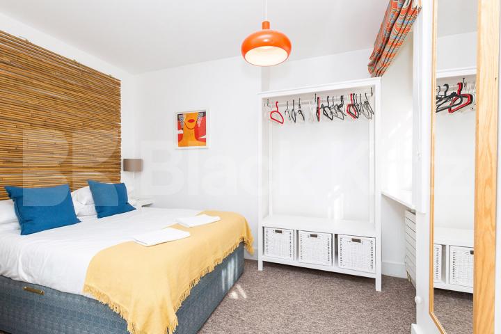 Stunning 3 double bedroom apartment to rent located in the heart of Bloomsbury Gower Street , Bloomsbury